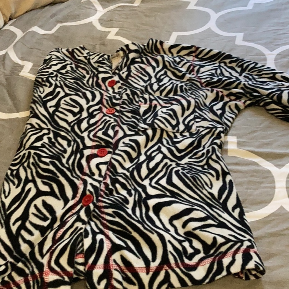 Pj - Picture 2 of 5